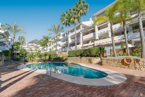 Las Cañas Beach - Marbella Golden Mile by Finest Rentals