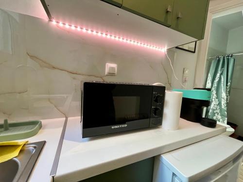 Golden Lora - MDY Urban Stay