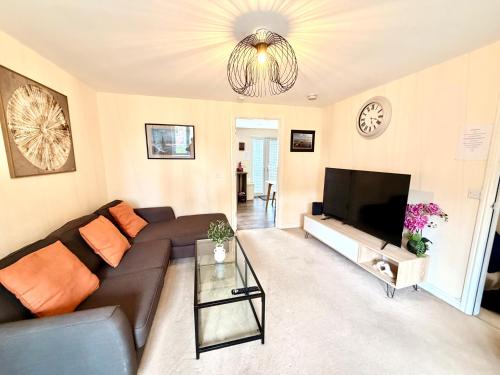 Foto Luxury Townhouse Near Edinburgh Airport - UltraFast WiFi - 4BR Sleeps 7 5