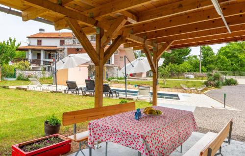 Amazing Apartment In Malinska With Wifi