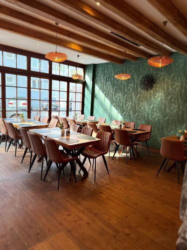 Restoran ili drugo mesto za obedovanje u objektu Kölner Hotel