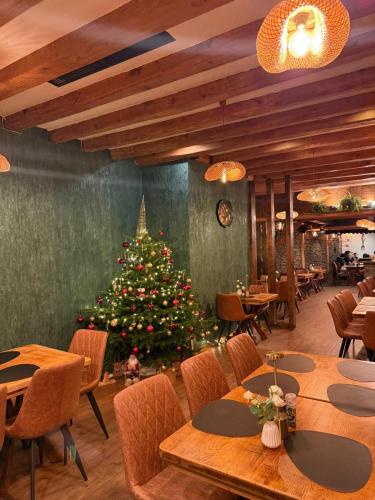 Restoran ili drugo mesto za obedovanje u objektu Kölner Hotel