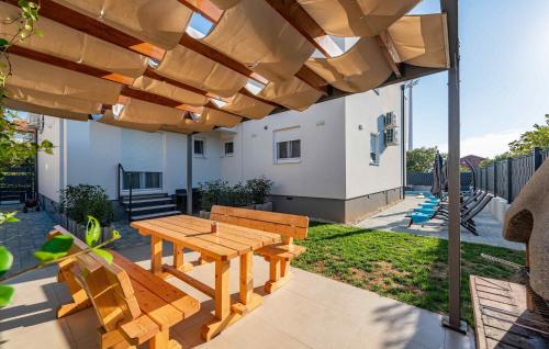 Awesome Apartment In Zadar With Swimming Pool
