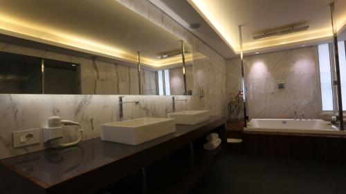 Un baño de Luxor Hotel