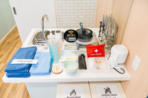Direct access to the airport , Private accommodation in Osaka city , 3-minute walk from the station , Maximum 7 people , No transfers required to Namba, Umeda, and Tennoji , Government-certified accommodation