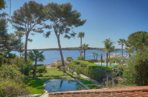 FRGK Villa Moure Rouge Palm Beach