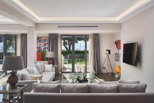 FRGK "Villa Maria Croisette Luxury Cannes Villa near Beach Ultra-Fast Wi-Fi"
