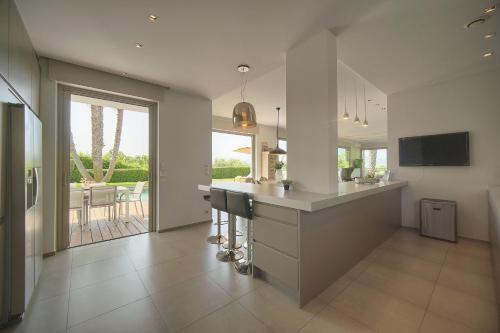 FRGK Luxury Villa Cannes Lord Brougham, Croix-des-Gardes Heated Pool & Ultra-Fast Wi-Fi