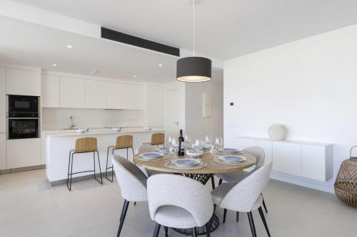 Exclusive 3-bedroom Apartment in Higueron
