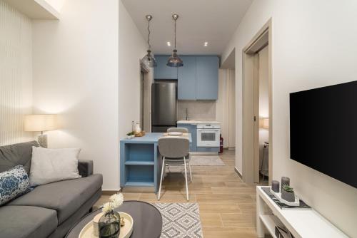Azure Elegant Apartment by BiNoBi!