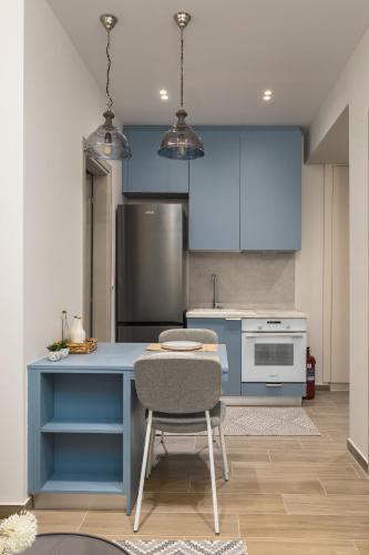 Azure Elegant Apartment by BiNoBi!