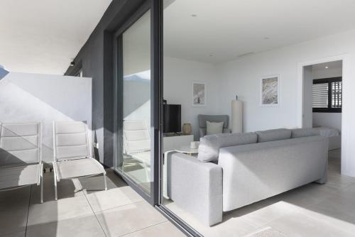 Elegant Luxury Suite with Terrace in Higueron