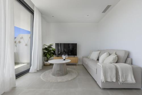 Modern Luxury Suite with Terrace in Higueron
