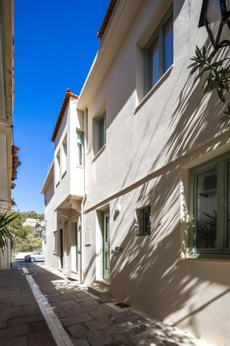 CF Stay, premium Old Town Living under the Castle!