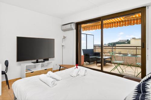 Charmant studio avec terrase et climatisation
