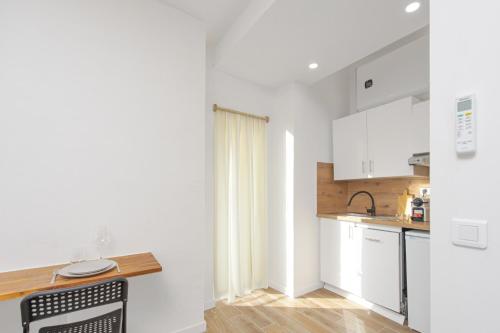 Nice, 3-room refurbished apartment near train station