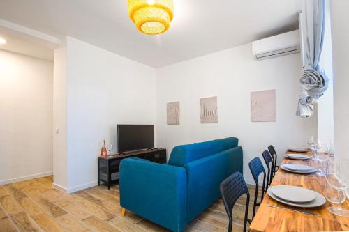 Nice, 3-room refurbished apartment near train station