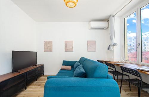 Nice, 3-room refurbished apartment near train station