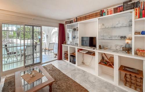 1 Bedroom Pet Friendly Home In Benalmádena