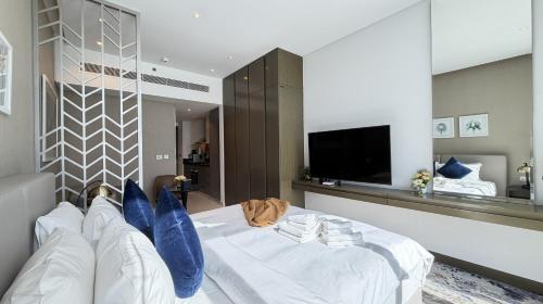 Cozy Studio in Damac Maison Privé with Pool and Gym