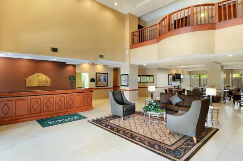 a lobby of a hospital with chairs and a waiting room at Wingate by Wyndham New Braunfels in New Braunfels