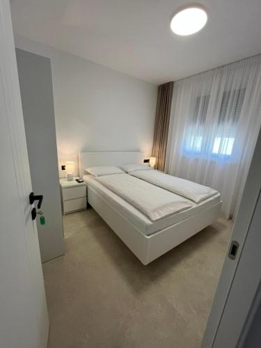 Grand Romansa - a new apartment, walking distance to the beach