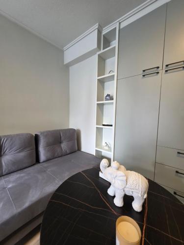 Esmeralda Studio