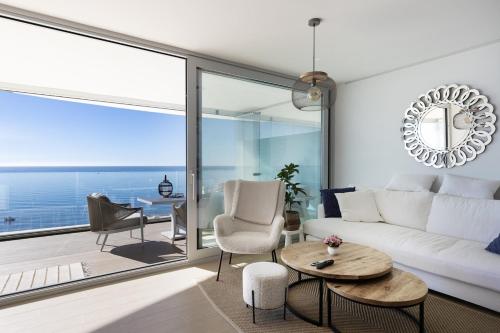 Stunning Seafront Apartment in Carvajal Beach
