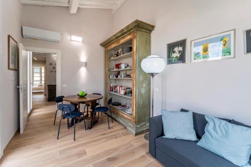 UNYCA - Florence Terrace Apartment
