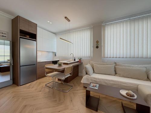 Mavili Square Stylish Apartment near Aristotelous & Metro