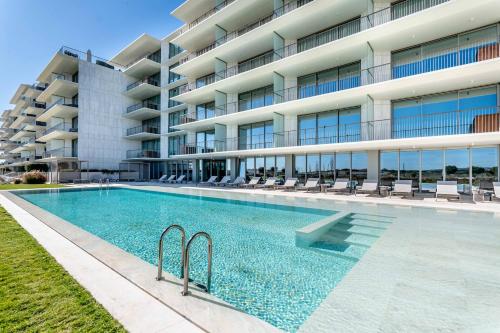 Simili Bayline Luxury Beachfront and Spa by Algarstays