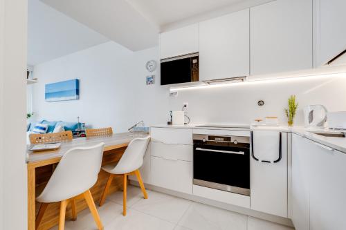 Simili Bayline Luxury Beachfront and Spa by Algarstays