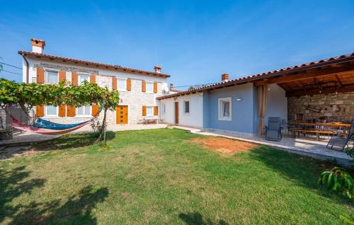Apartments Galizana 2430