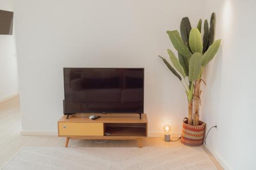 Downtown Elegant Studio by Vacationy