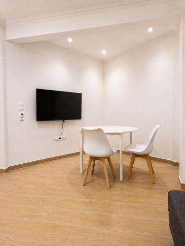 Patrwn 28 Suite 2 by Sotega Lux