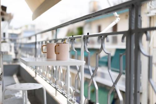Hip Athens Designer's Suite with Balcony, near Metro and Acropolis VASIAs DELUXE SUITE