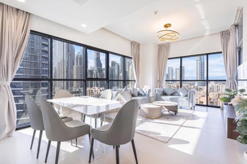 Bright Corner Home with Full Burj View