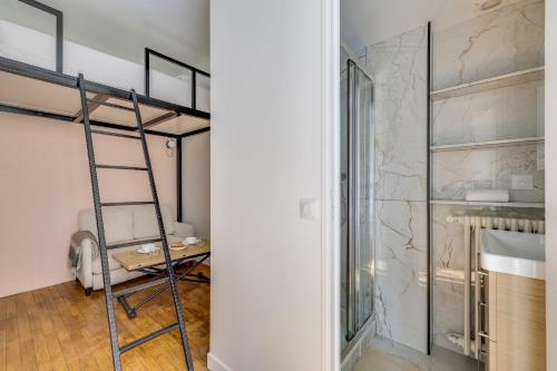 Studio 2P near Roland Garros Stadium