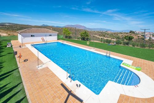 Alborán: Temporada Confortable • Valle Properties