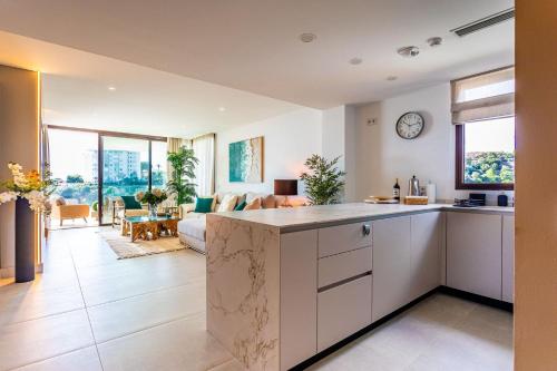 ViVi Homes - Casa Olivia - Sea View - Pool - Terrace