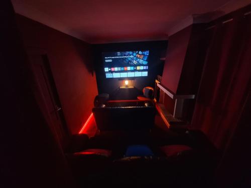 Villa Nevada - Espacioso Chalet con Piscina Privada y Salita de Cine