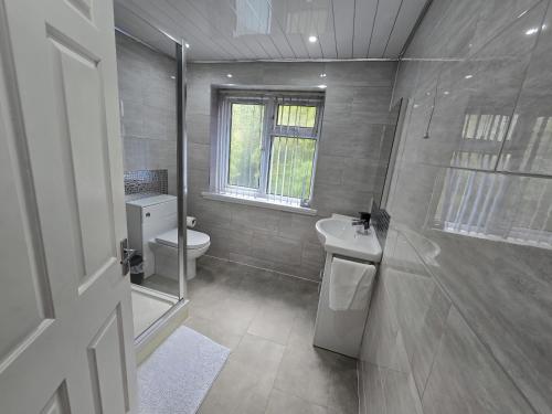 2nd Home Stays Erdington Birmingham - Sleeps 6 Max - Near Erdington Station 10-15 mins walk - Perry Barr Regeneration - Contractors - Long Stays Welcome photo 4