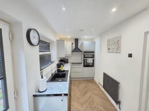 2nd Home Stays Erdington Birmingham - Sleeps 6 Max - Near Erdington Station 10-15 mins walk - Perry Barr Regeneration - Contractors - Long Stays Welcome photo 28