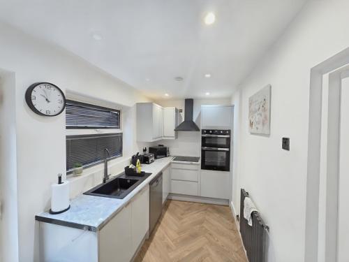 2nd Home Stays Erdington Birmingham - Sleeps 6 Max - Near Erdington Station 10-15 mins walk - Perry Barr Regeneration - Contractors - Long Stays Welcome photo 11