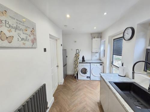2nd Home Stays Erdington Birmingham - Sleeps 6 Max - Near Erdington Station 10-15 mins walk - Perry Barr Regeneration - Contractors - Long Stays Welcome photo 19