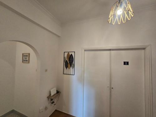 Kou4 - Cozy Room in Pireas - Walk Everywhere