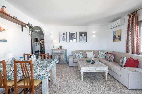 Albaida II 2B - South-Facing, Sea Views, 150m from Beach