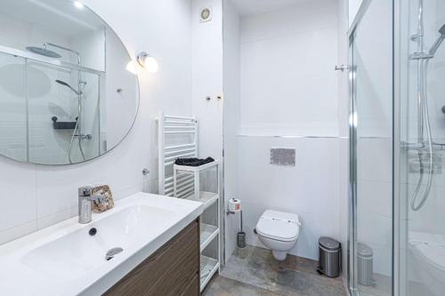 Albaida II 2B - South-Facing, Sea Views, 150m from Beach