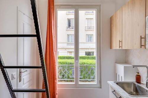 Studio 2P near Roland Garros Stadium
