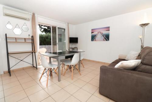 Comelya, climatisation, terrasse, piscine, tennis